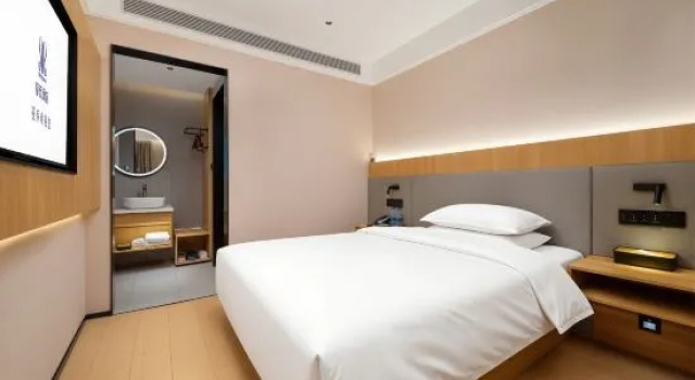 Двухместный люкс с 2 комнатами McQueen Hotel