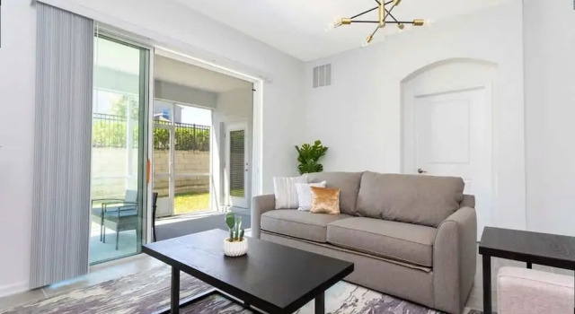 Коттедж Modern 2Bd Townhome Minutes to Disney w Waterpark
