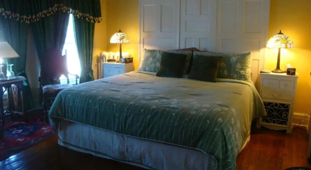 Люкс A Moment in Time Bed and Breakfast
