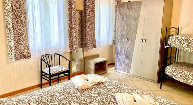 Четырёхместный номер Standard с балконом Hotel Amico