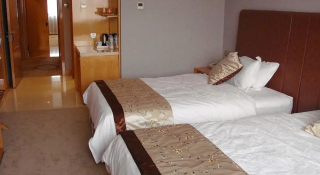 Xinmin Hotel, Rezerwuj Hotel Hotele 4-gwiazdkowe w Jilin, 4*