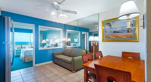 Номер Deluxe Ocean Sands Resort, Oceanfront, Virginia Beach by Vacatia
