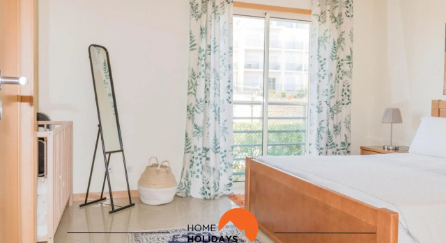 #004 Amazing T2 with seaview and pool 900m beach