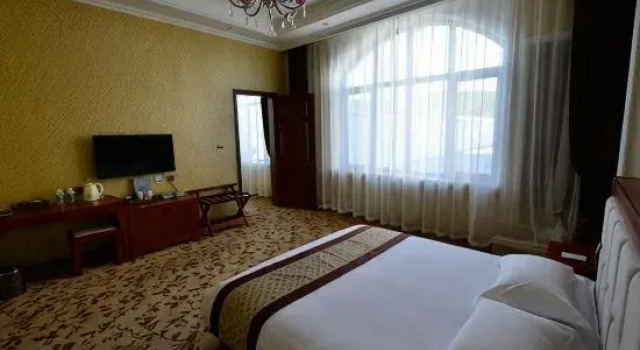 Люкс Blue Peacock Hotel