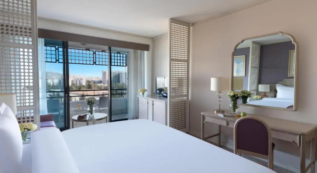 Двухместный номер Standard с видом на город Rixos Downtown Antalya - The Land Of Legends Access