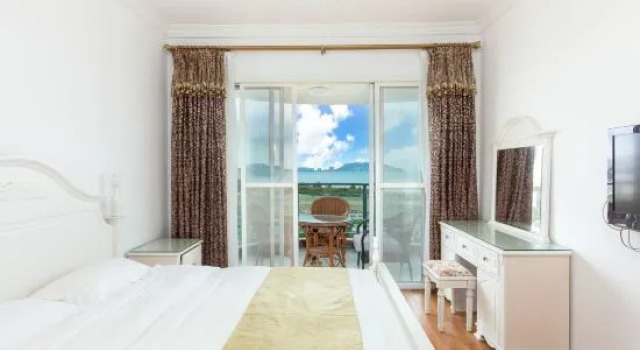 Люкс с 3 комнатами oceanfront Linghaidu Seaside Holiday Apartment (Sanya Bay Coconut Dream Corridor)