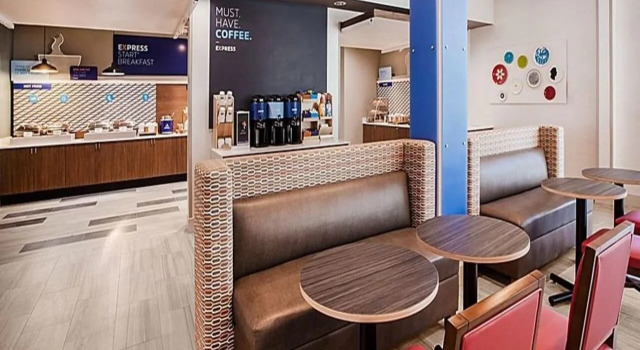 Holiday Inn Express & Suites Cedar Springs – Grand Rapids N by IHG, Varaa Hotelli Cedar Springs Michigan