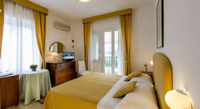 Двухместный номер Classic с балконом LH Mion Hotel