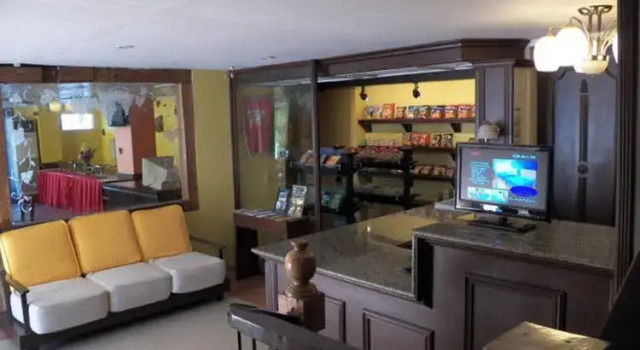 Fem's Vines Pension House, Prenota Hotel Hotel a Mindanao con parcheggio, Parcheggio