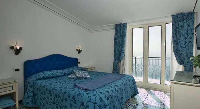 Apartment near Praia with Large Terrace & Spectacular Views