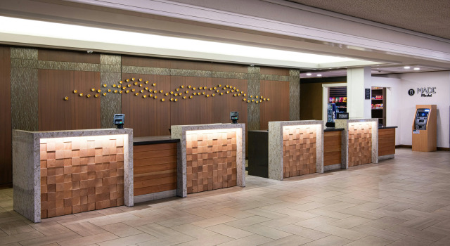 DoubleTree by Hilton Portland, Забронировать Отель Отели Портленда 4 звезды, рядом с Музей пылесосов компании Stark's, 4*