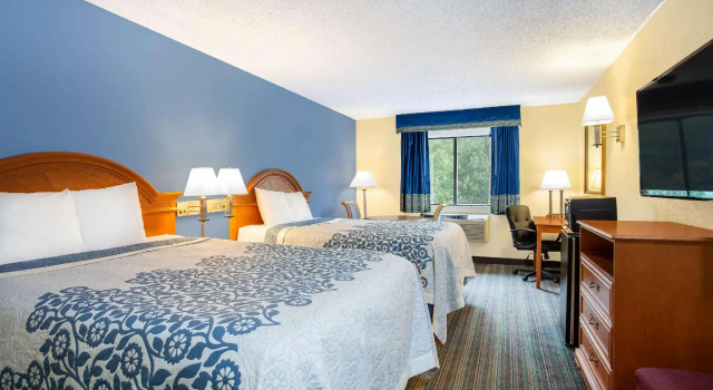 Четырёхместный номер Standard Days Inn by Wyndham Runnemede Philadelphia Area