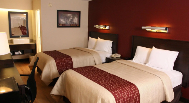 Четырёхместный номер Deluxe Red Roof Inn PLUS+ Mt Pleasant - Patriots Point