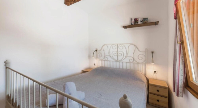 Beautiful Home in Pula With Wifi and 3 Bedrooms, Rezervovat Hotel Hotely v Veli Vrh s parkováním, Parkování