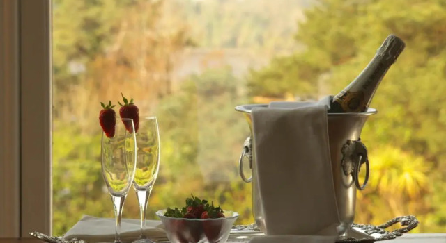 Полулюкс Seaview House Hotel