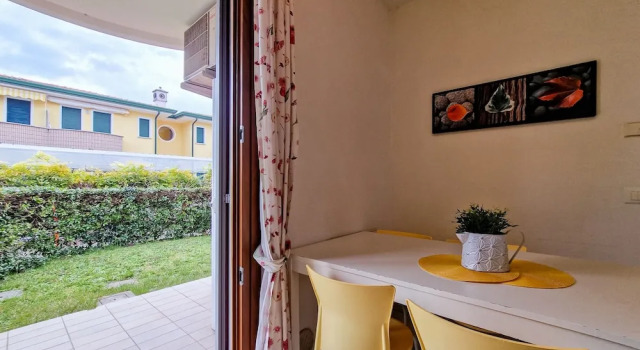 Апартаменты Family Apartment With Garden and Pool