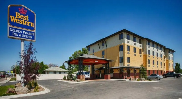Кровать в общем номере Best Western Golden Prairie Inn and Suites