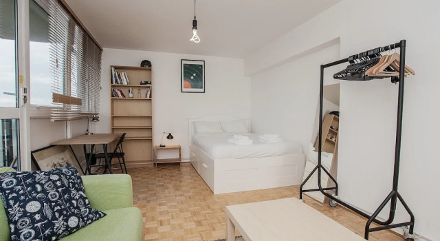 Spacious 3 Bedroom Apartment Close to Euston, Varaa Huoneisto Asunnot kohteessa Merseyside, Huoneisto