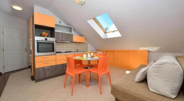 Апартаменты c 1 комнатой с балконом и с видом на внутренний двор Apartment Gianluca