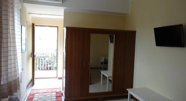 b&b Casa di Antonio_Etna Vacanze, Book Bed and Breakfast Hotels in Sicily with Parking, Parking