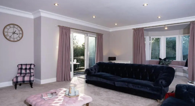 Brand New - Contemporary - 2 Bedroom - 2 Bathroom - Spacious Apartment - Lake Views, Varaa Huoneisto Asunnot kohteessa Merseyside, Huoneisto