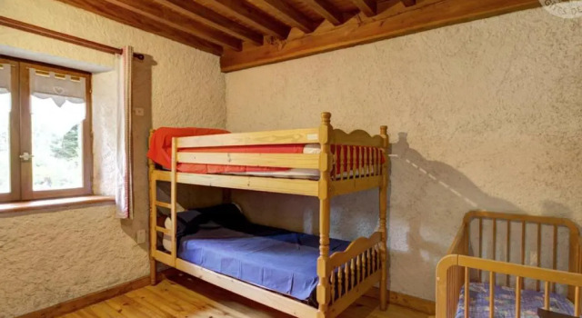 Chalet familial à 5 min des pistes de ski de Chalmazel, 3 chambres, cheminée, animaux acceptés - FR-1-496-138, Buchen Sie Hotel Chalmazel Loire