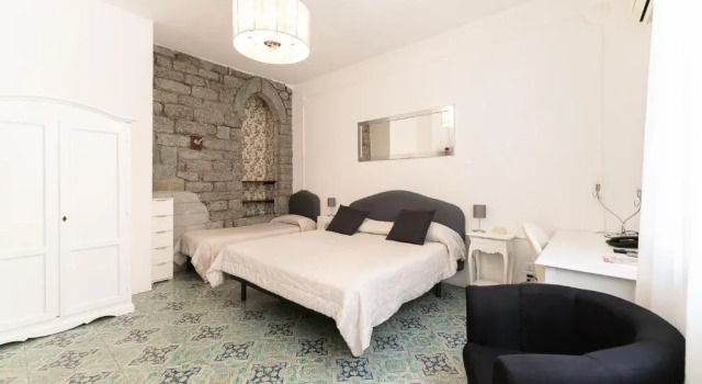 Четырёхместный номер Standard Hotel Miramare