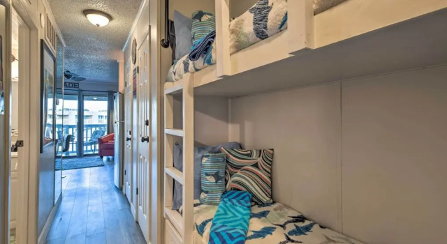 Beachfront Corpus Christi Condo w/ Arcade Room!