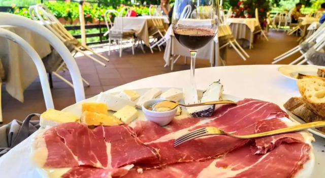 L'Oliveto, Забронировать Отель Отели Лацио с бассейном, Бассейн