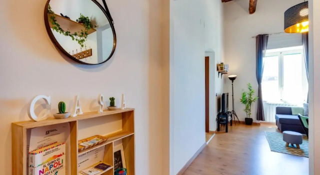 Casa Vacanze Sapienza 29, Забронировать Отель Отели Неаполя с парковкой, рядом с Кафедральный собор Неаполя, Парковка