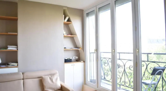 Fully Renovated Bright Studio with High View