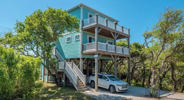 Sea Sound Blessing by Topsail Realty, Забронировать Отель Отели Холли Ридж с парковкой, Парковка