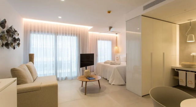 Полулюкс Цокольный этаж с балконом Sa Pedrera Suites & Spa