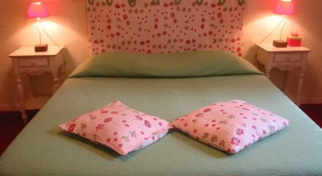 Chambres d'Hôtes La Terre des Lauriers, Rezervovat Hotel Remoulins Gard