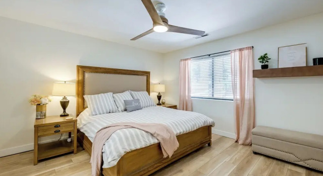 Stylish Flagstaff Hideaway w/ Hot Tub & Fire Pit!, Забронировать Дом для отпуска Флагстафф 