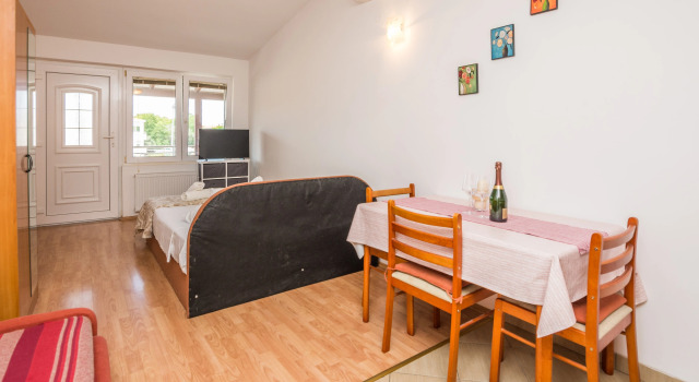 Beachfront Apartment Mira 1