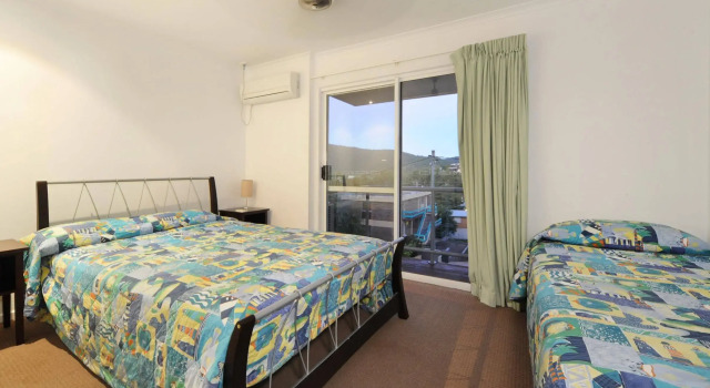 Airlie Beach Motor Lodge, Забронировать Отель Отели Эрли-Бич 3 звезды, рядом с Рынок пляжа Эйрли, 3*