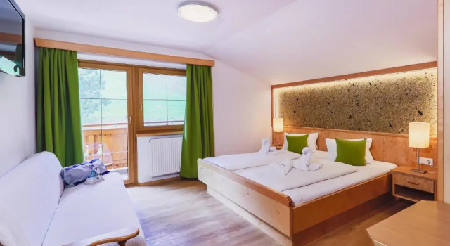 Panorama Hotel Guggenbichl - inkl Sommerkarte, einmaliger Eintritt ins Tauern Spa & bester Ausblick über Kaprun, Забронировать Отель Капрун Europa Sportregion