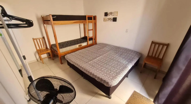Casa c/ quartos separados + churrasqueira ampla.