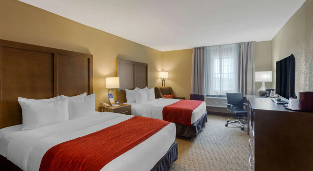 Четырёхместный номер Standard Comfort Inn Marshall Station