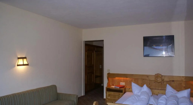 Gasthof Hirschen, Rezerwuj Hotel Fließ Tyrol