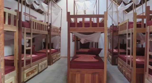 Кровать в общем номере Youth Hostel
