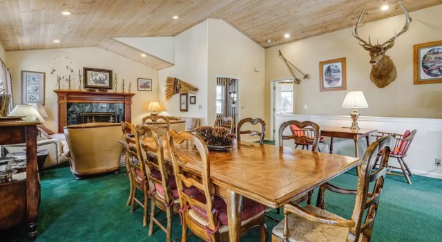 1 Mi to Lift! Olympic Valley Chalet w/ Hot Tub, Забронировать Шале Олимпик-Вэлли Скво-Вэлли, рядом с Squaw Creek Golf Course