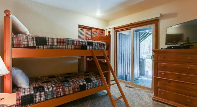 3 Spyglass Home on Meadows Golf Course feature Brand New Hot Tub and Bikes by RedAwning, Prenota Casa vacanze Sunriver 