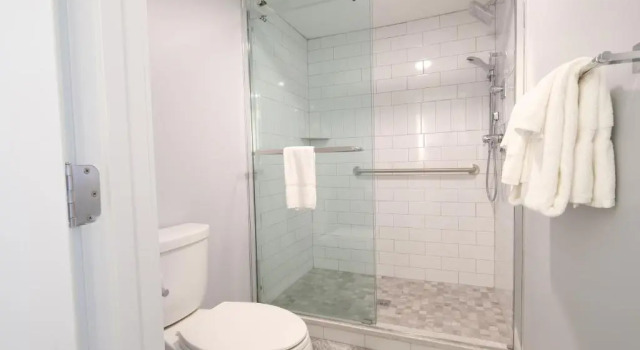 Четырёхместный номер Standard oceanfront Norseman Resort on the Beach