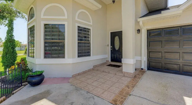 Disney Getaway w/ Private Hot Tub 14 Mi to Parks, Rezerwuj Hotel Kissimmee Kissimmee