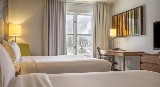 Четырёхместный номер Standard с видом на горы Hotel Chateau Bromont