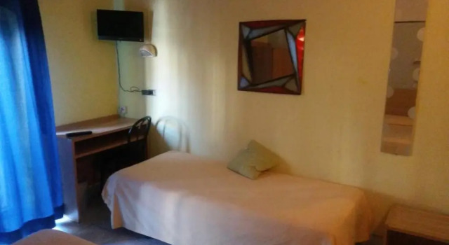 Кровать в общем номере (мужской номер) Hotel Stazione