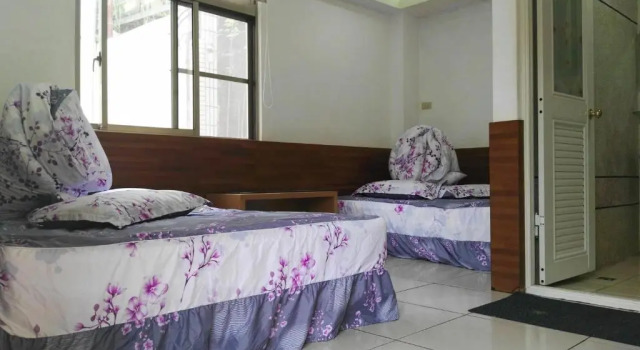 Номер Economy Qun Feng Hotel