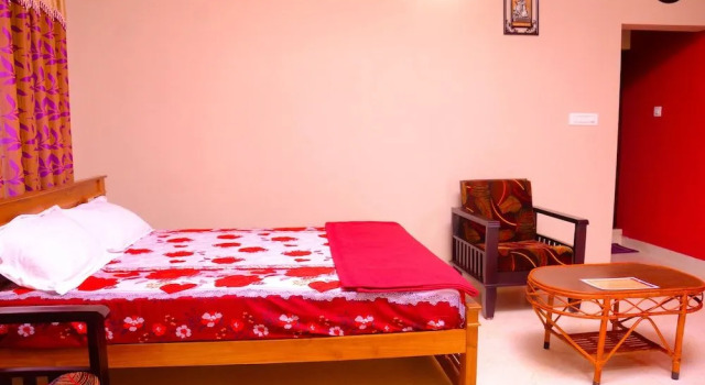 Coorg Girinivas Deluxe Homestay-WI-FI, Забронировать Отель Отели штата Карнатаки с парковкой, Парковка